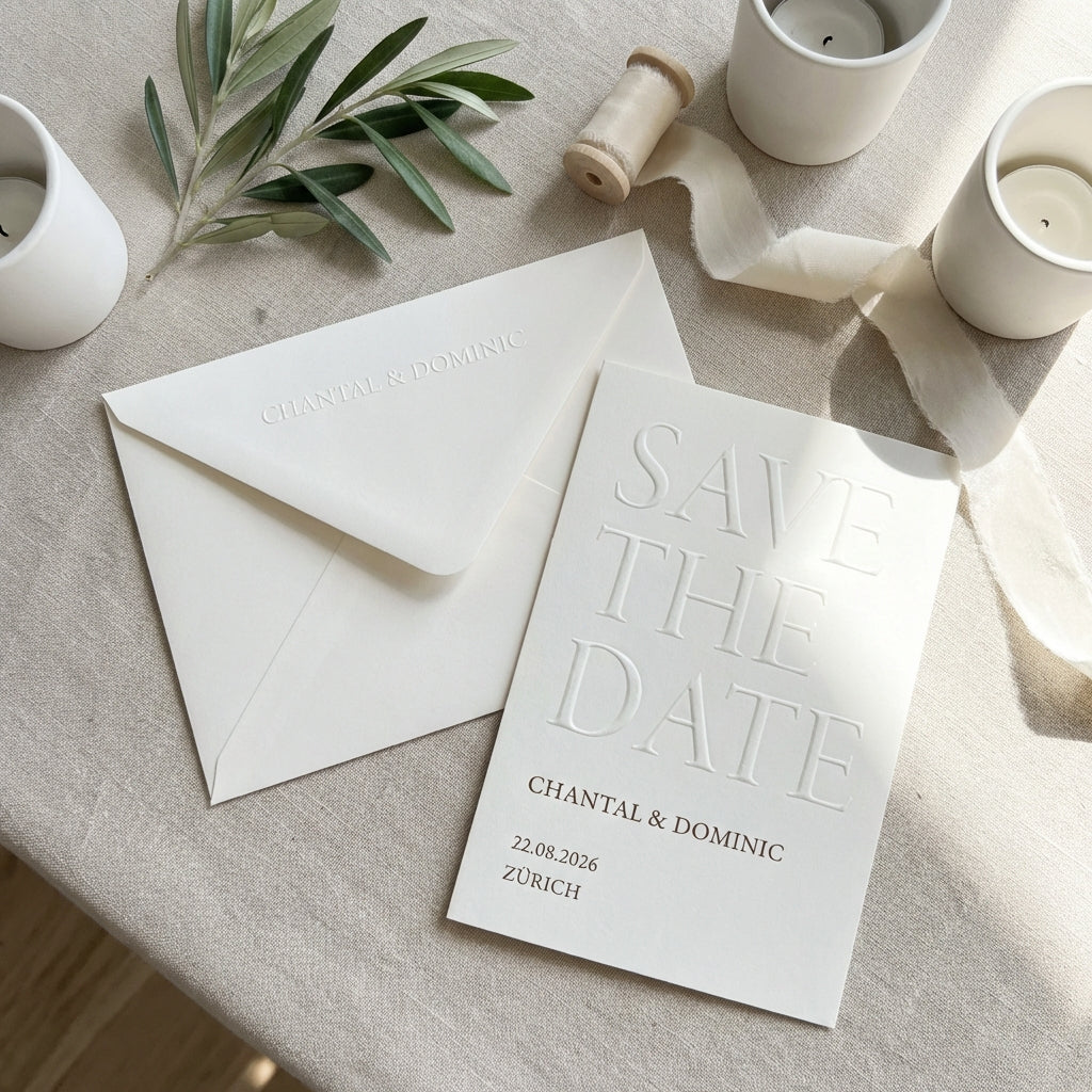 Hochzeitseinladung "Ivory Signature" mit Blindprägung