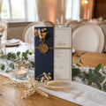Hochzeitseinladung "Golden Blue" mit Wachssiegel, Kordel & Trockenblume