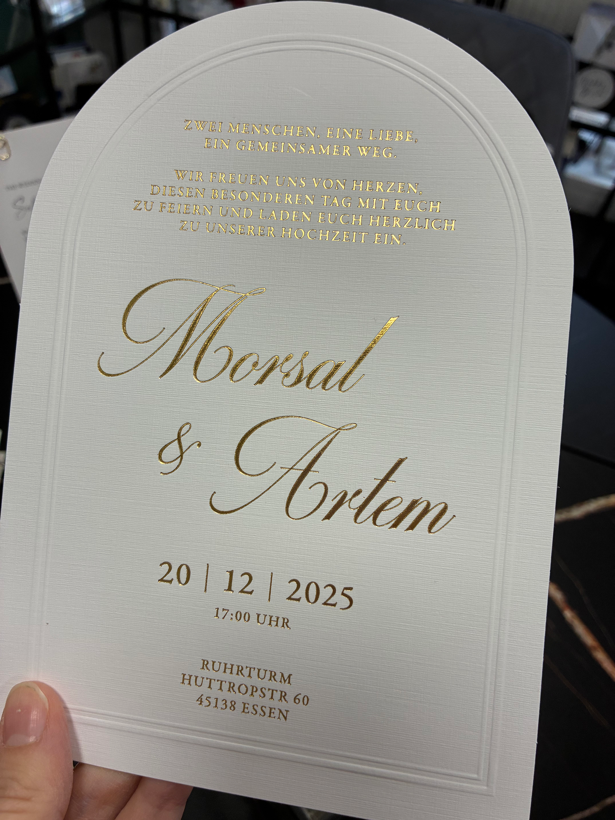 Hochzeitseinladung "Aristocrate" mit Blindprägung & Goldprägung