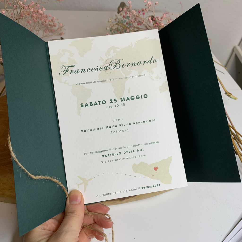 Hochzeitseinladung "Worldly" mit Kordel und Trockenblume