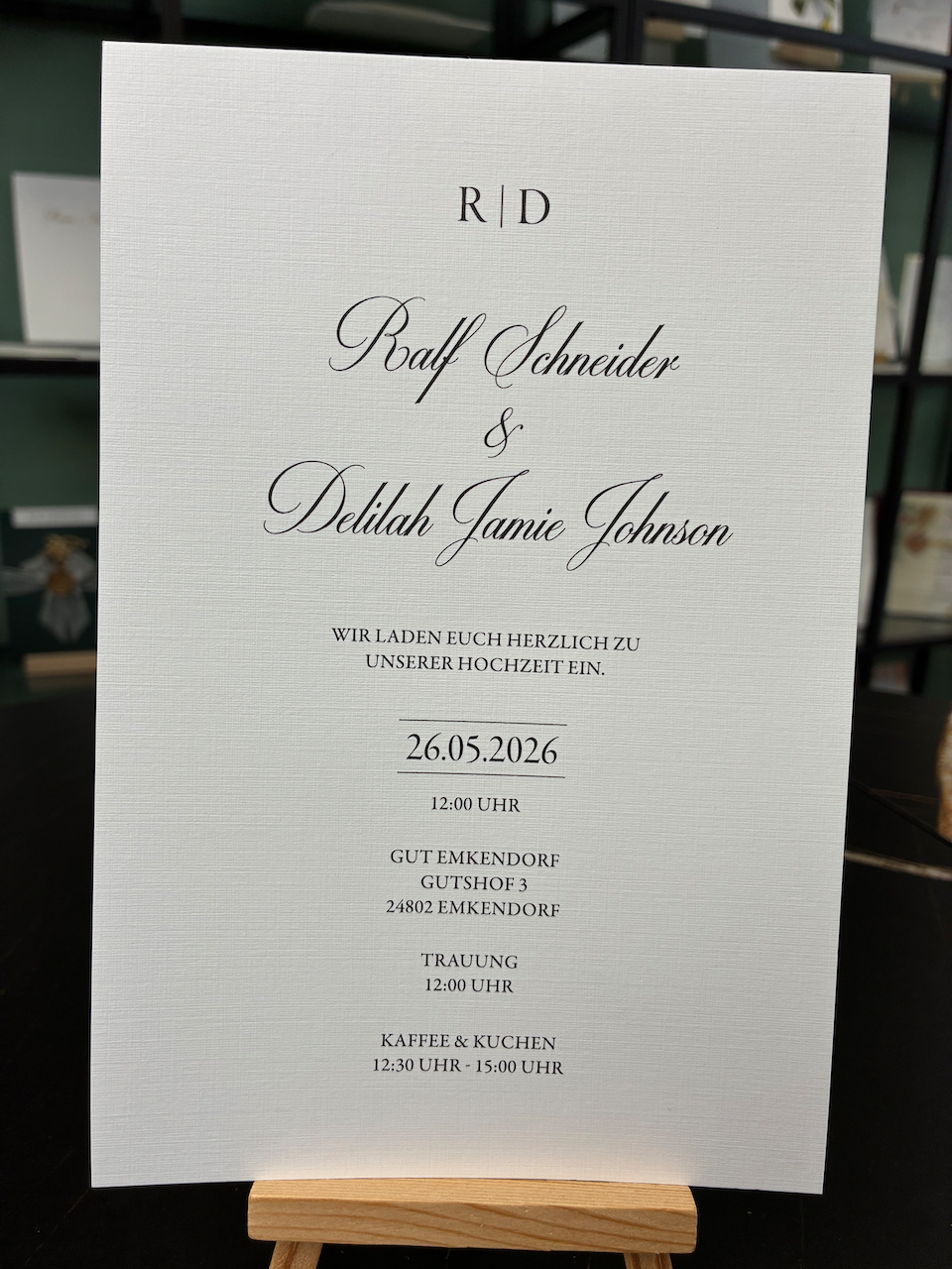 Hochzeitseinladung "Elegance" mit Schleife, Wachssiegel und Trockenblume