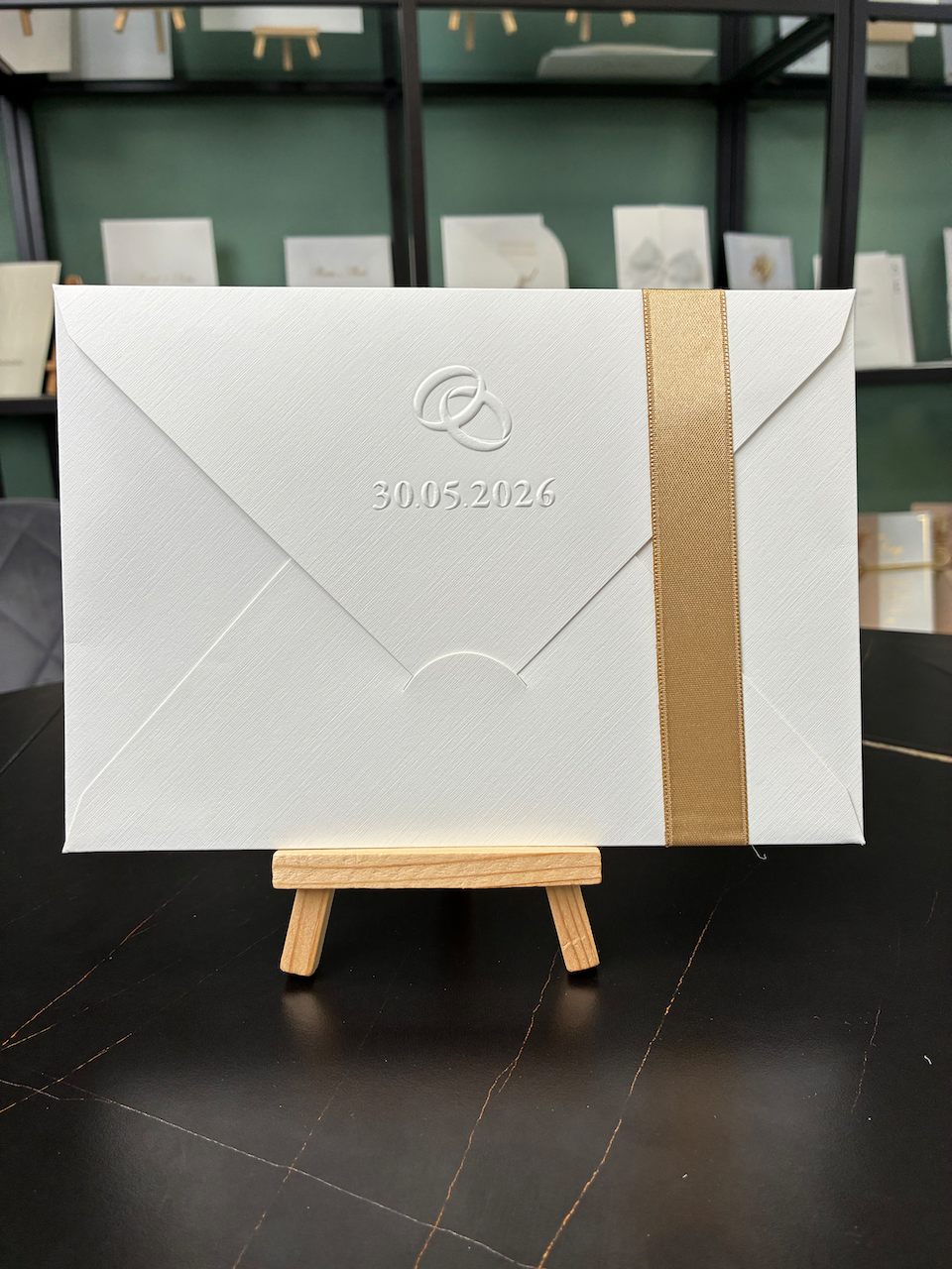 Hochzeitseinladung "Crown Edition" mit Blind- und Goldprägung