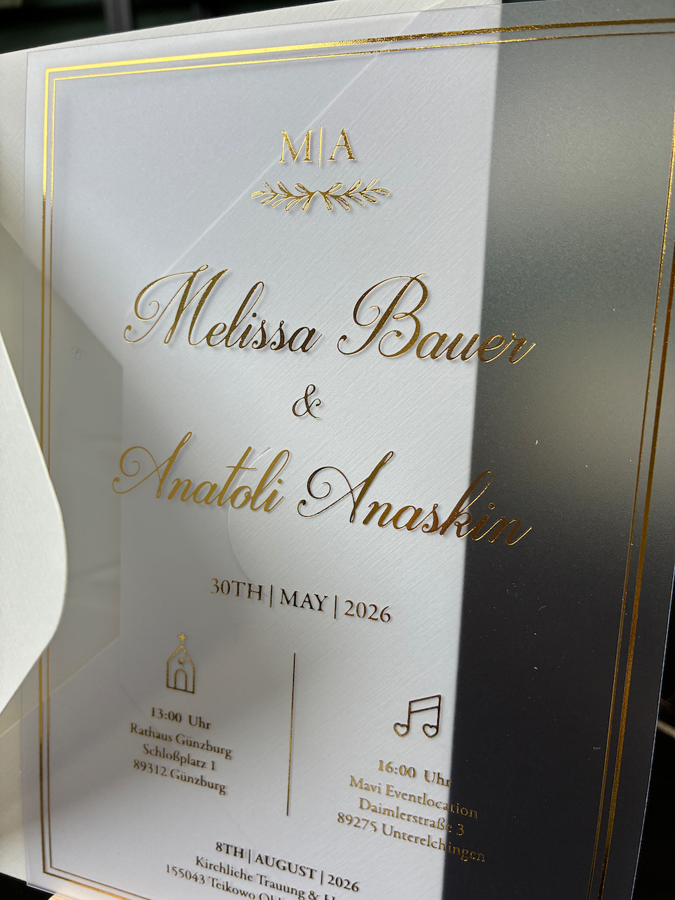 Hochzeitseinladung "Crown Edition" mit Blind- und Goldprägung