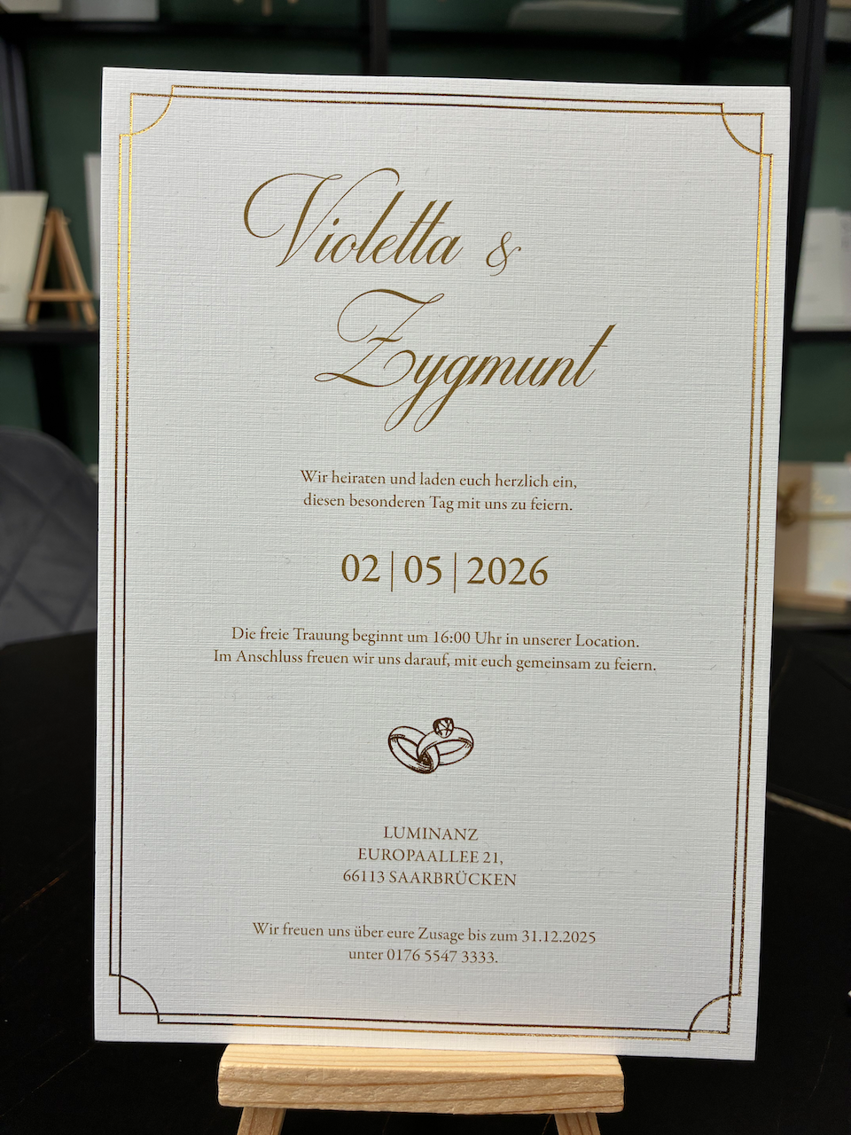 Hochwertige Einladungskarte | Edles Leinenpapier mit Goldprägung