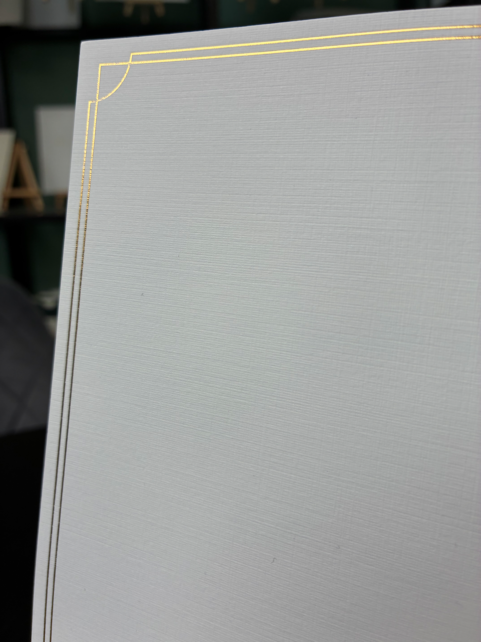 Hochwertige Einladungskarte | Edles Leinenpapier mit Goldprägung