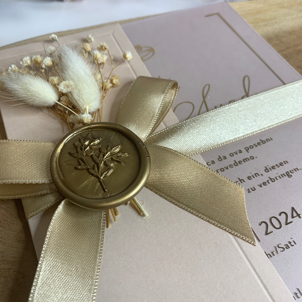 Hochzeitseinladung "Rosé Dreams" mit Wachssiegel und Trockenblume