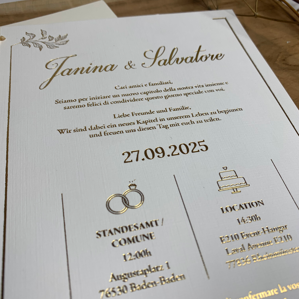 Hochzeitseinladung "Timeless White" | Leinenpapier mit edler Schleife