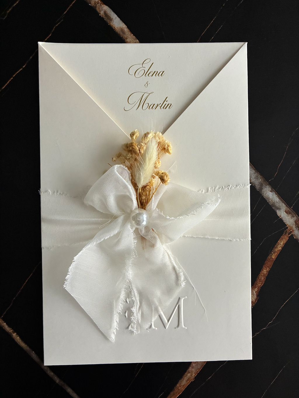 Express invitation "Linen Elegance" | Blind embossing on linen paper with envelope