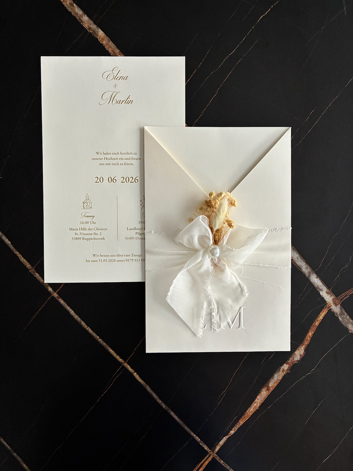 Express invitation "Linen Elegance" | Blind embossing on linen paper with envelope