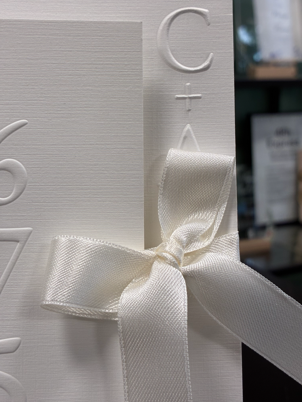 Wedding invitation "Signature Royale" with embossing & ribbon